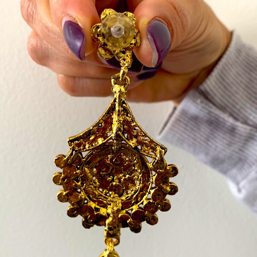 Magenta gemstone earrings. - Picture 3 of 3